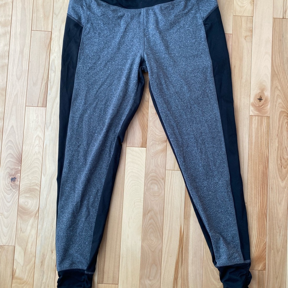 Women's Gray and Black Leggings